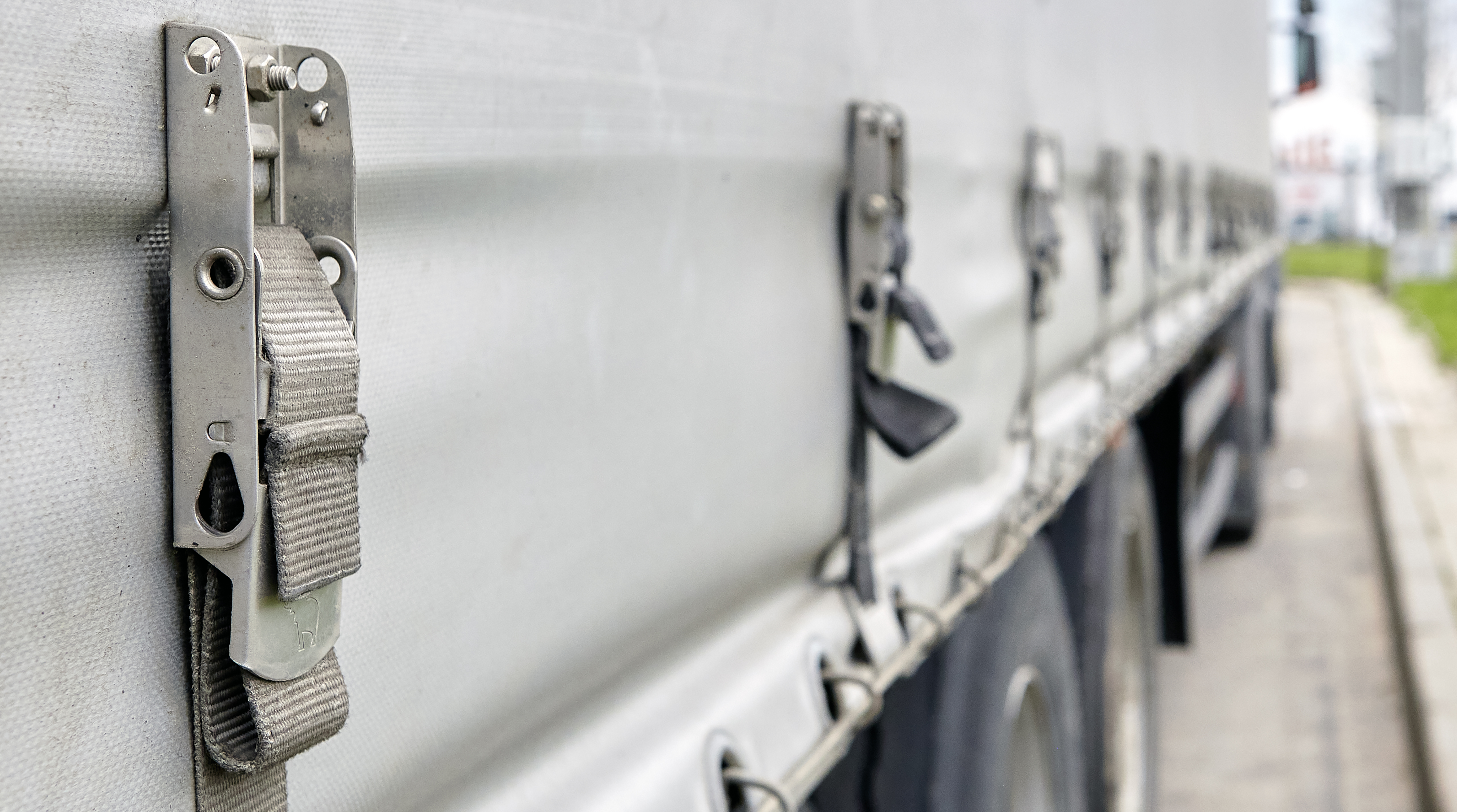 Golyóval állították meg a kamionost, aki nem akart fizetni az alkalmi szexért