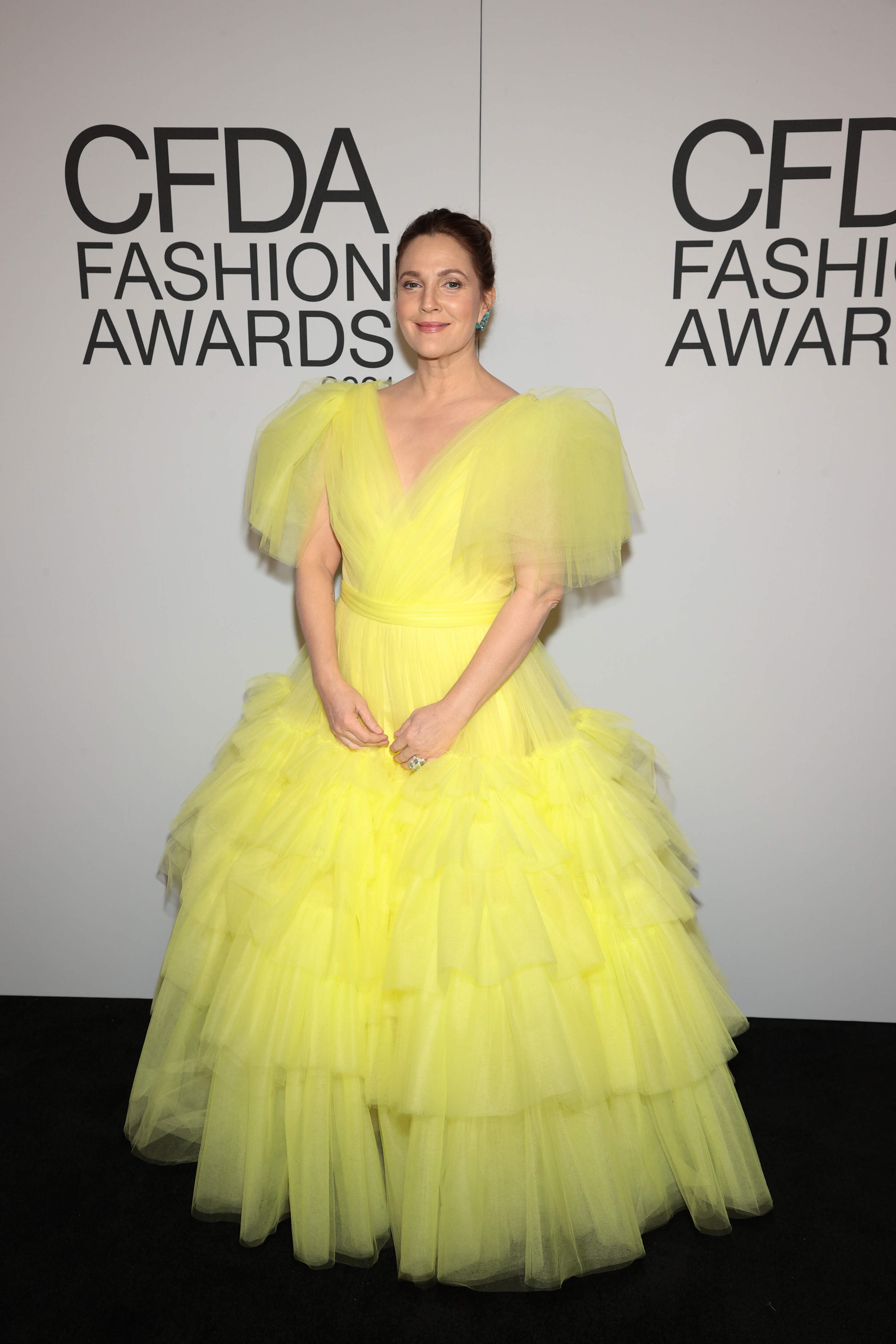 Drew Barrymore habos ruhájában annyira cuki, hogy jönne, hogy beleharapjunk  - Glamour
