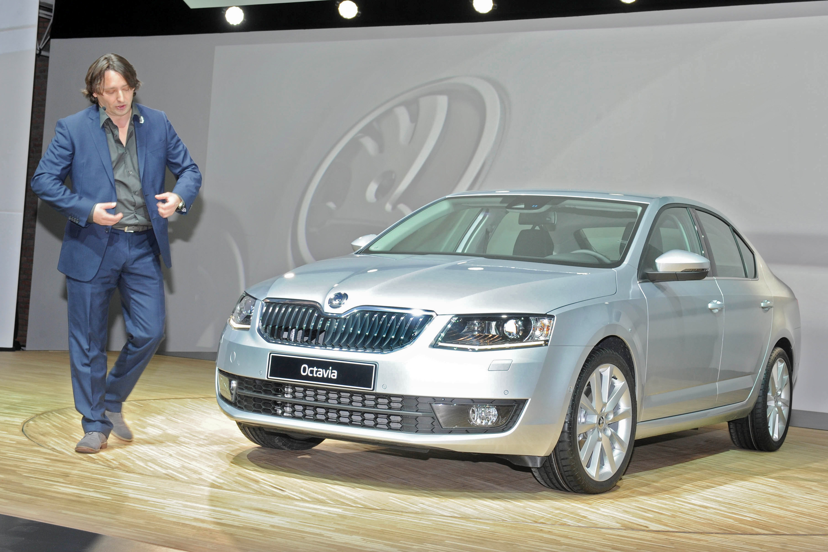Silniki Skoda dostanie z półek Volkswagena. Nowa octavia, podobnie jak nowy golf, będzie dostępna z jednostką 1,2 TSI/85 KM i 105 KM, 1,4 TSI z technologią odłączania cylindrów, 1,8 TSI/180 KM...