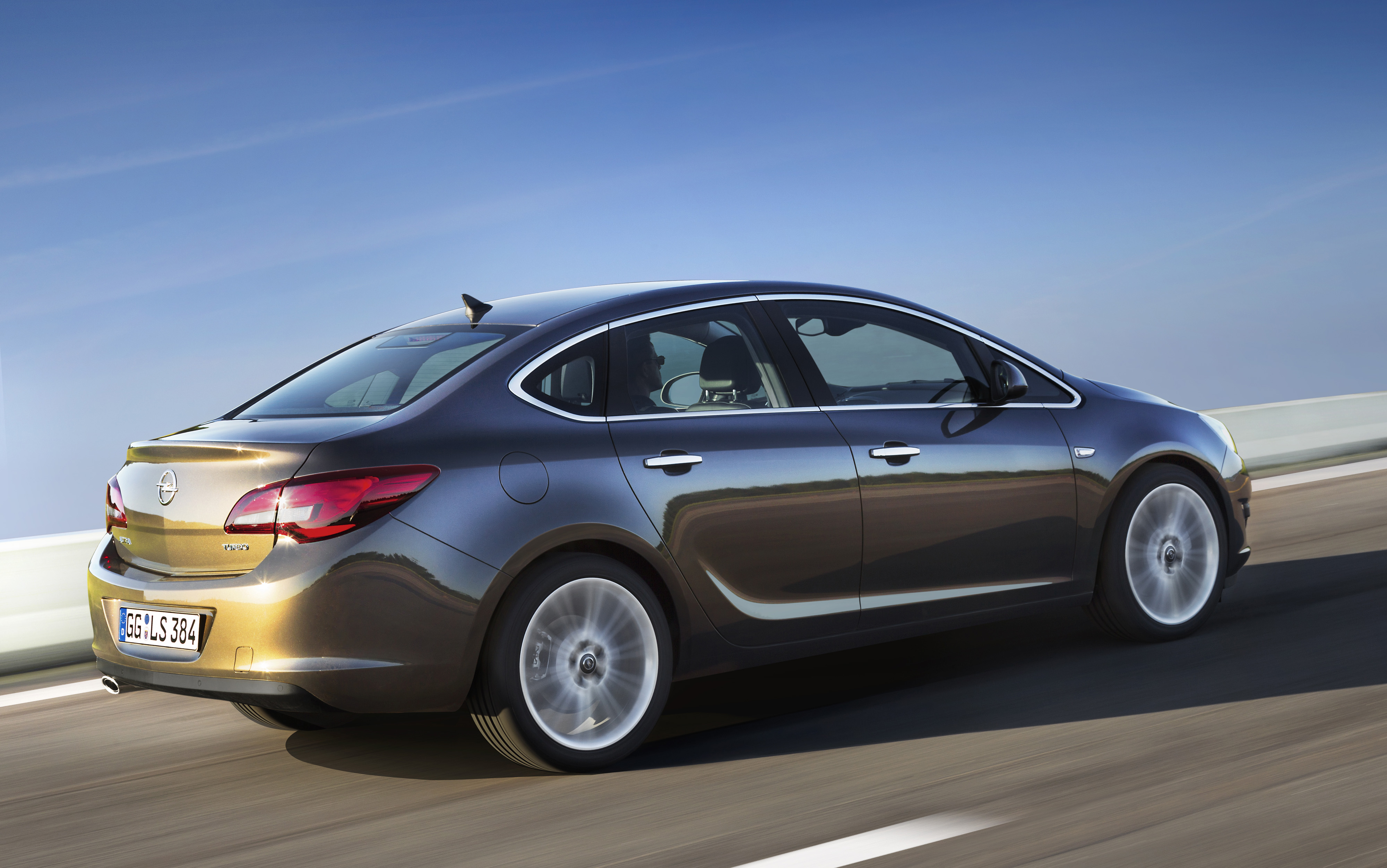 Opel astra sedan