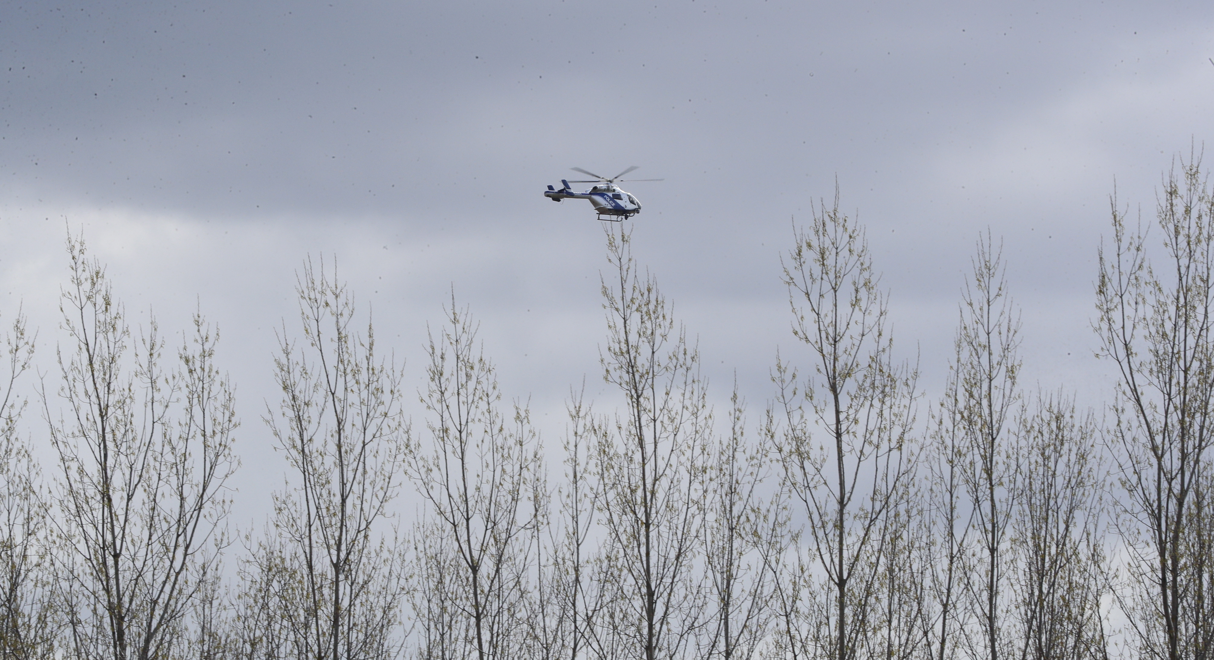 A TEK is csatlakozott, rendőrségi helikoptert is bevetnek a tolna-mözsi eltűnt kisfiú megtalálásáért - fotókon a mentőakció