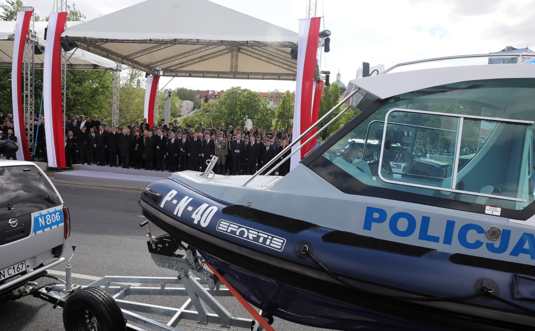 Przed trybuną honorową prezentowali się też policjanci, którzy pokazali swój nowy sprzęt