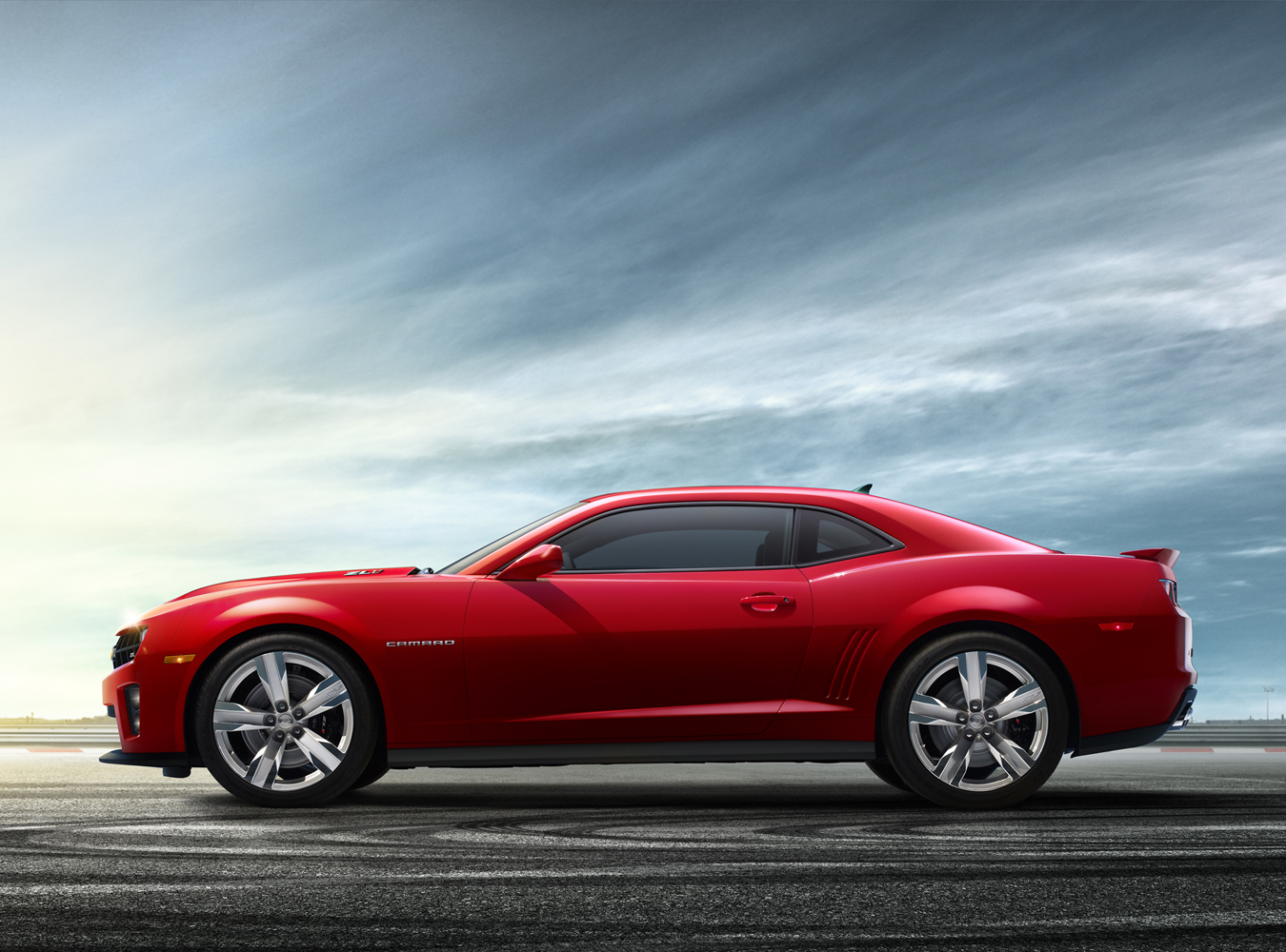 Oto chevrolet camaro ZL1 - amerykańska maszyna do produkcji adrenaliny i palenia opon; zadebiutowała podczas salonu samochodowego w Chicago. Dzięki doładowanemu silnikowi V8, o mocy 550 KM, model camaro ZL1 będzie najszybszym modelem w rodzinie camaro, jaki kiedykolwiek znalazł się w ofercie marki Chevrolet.