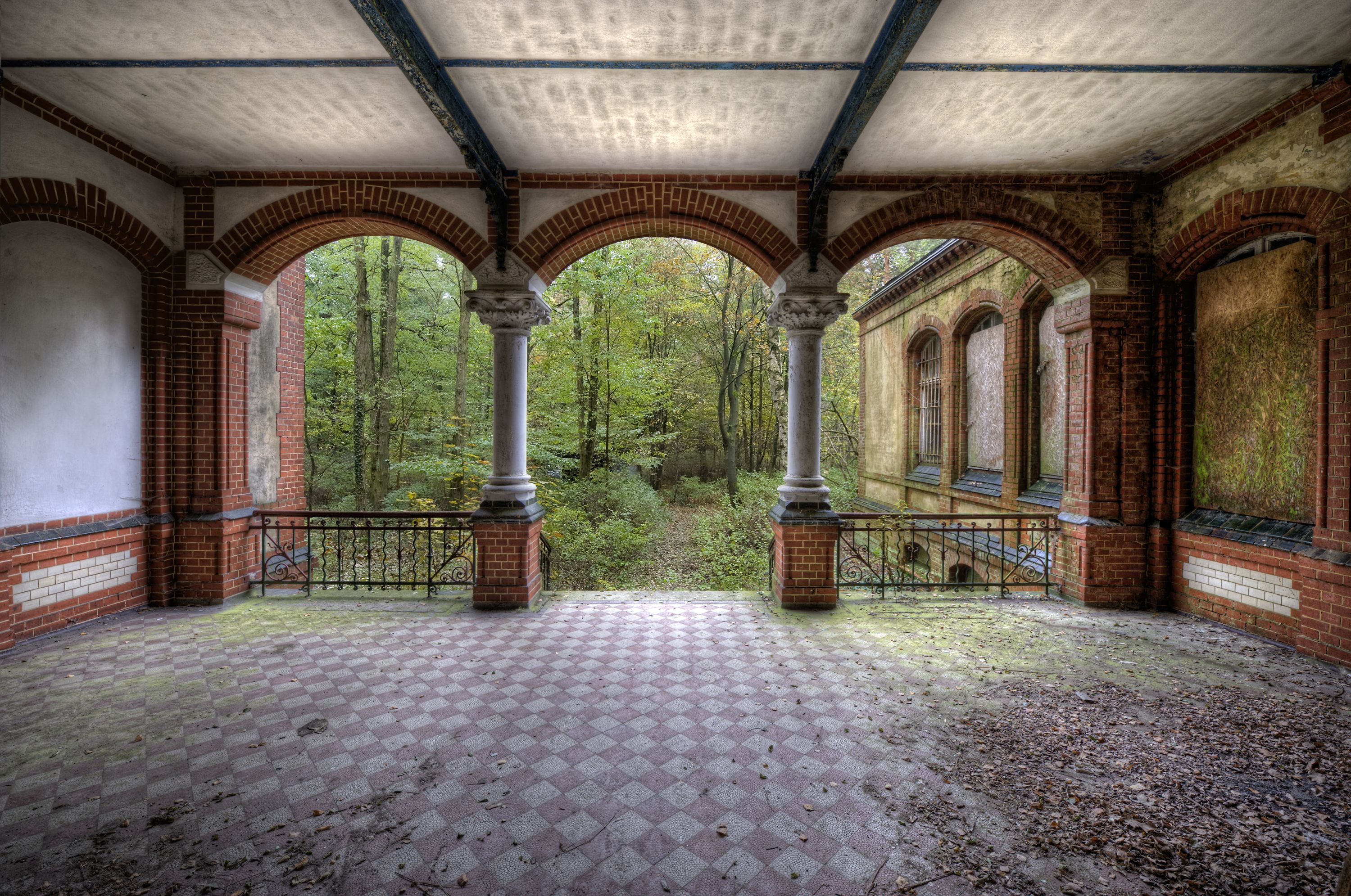 Opuszczony szpital Beelitz-Heilstätten. TUTAJ LECZYŁ SIĘ ADOLF HITLER