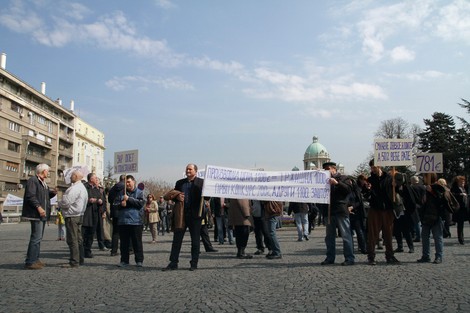 Stanari su protestovali ispred Skupštine grada