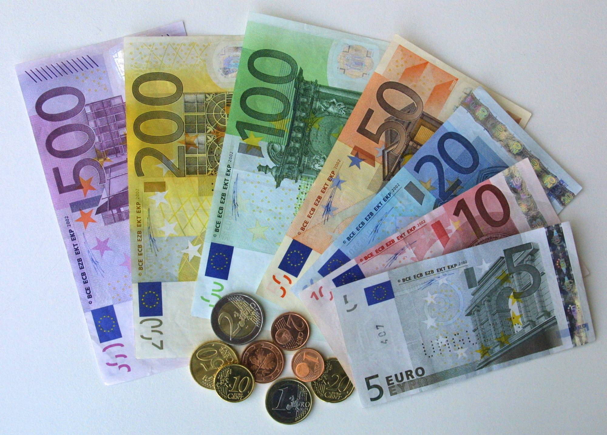 Poljska menja Ustav da uvede evro, Slovačka razmišlja da vrati krunu