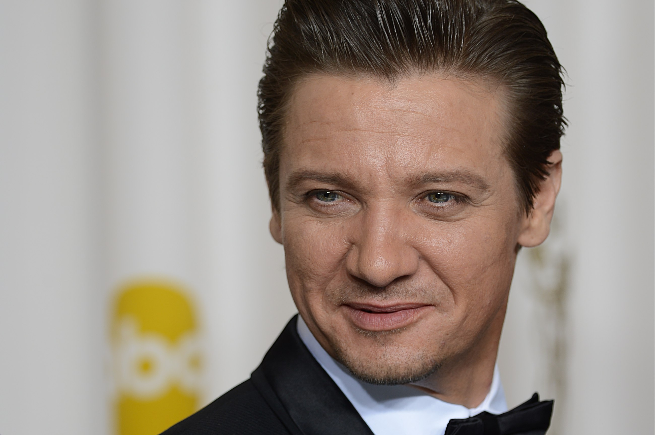 &quot;A túlélést választottam és újra megtenném&quot; - Jeremy Renner első interjúja a hókotró baleset óta - videó