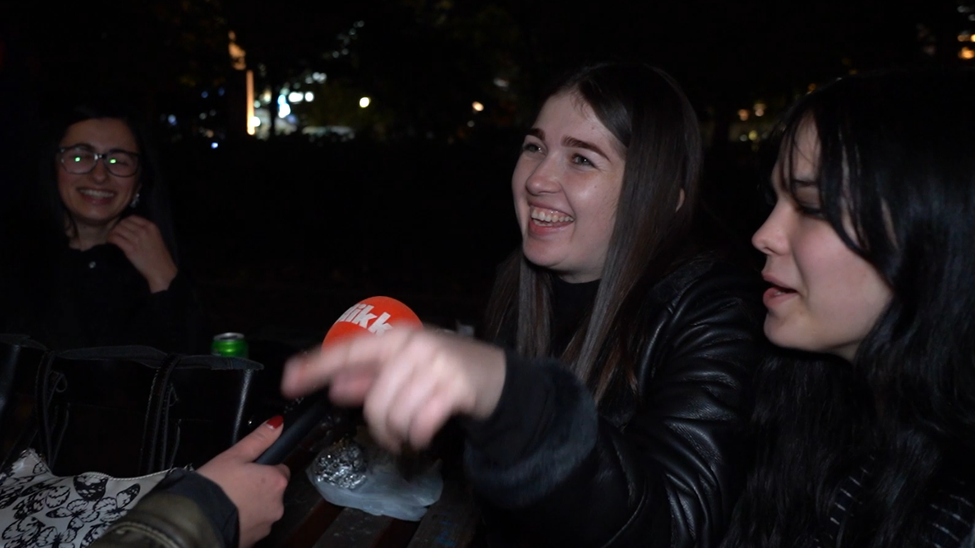 Az emberek szerint nem probléma, ha idén itthon péntek 13-ára esik Szilveszter napja - videó