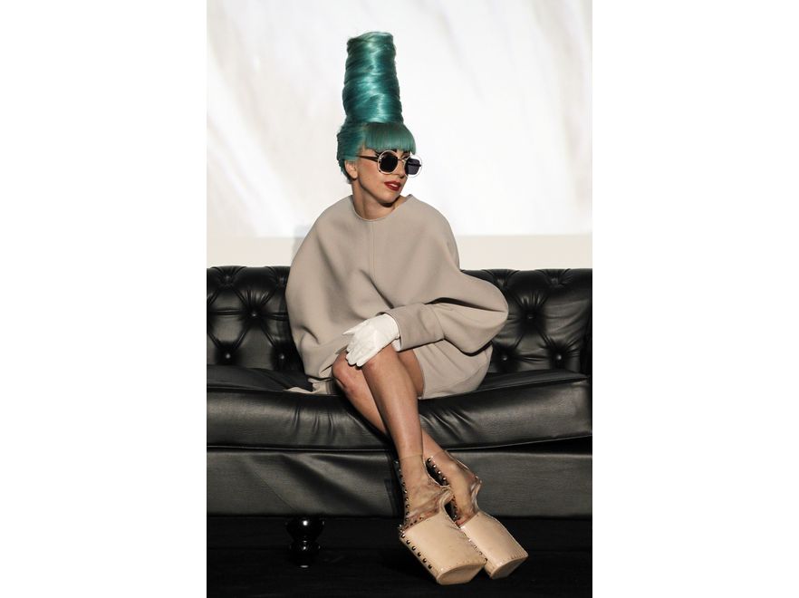 Lady Gaga - mistrzyni szalonych kapeluszy. Zobacz zdjęcia!
