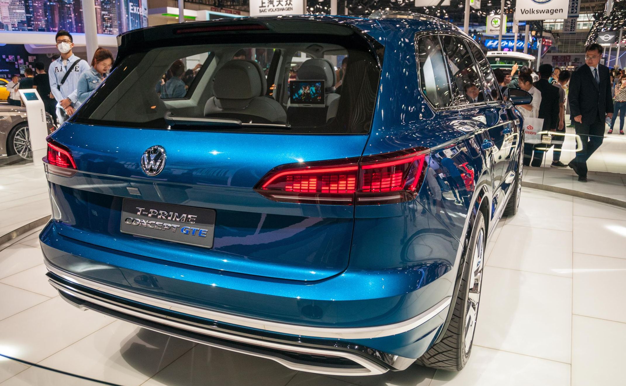 Sercem nowego SUV-a VW jest hybrydowy zespół napędowy typu plug-in o mocy 381 KM. Na dystansie 50 km T-Prime Concept GTE może poruszać się nie emitując spalin. W opinii konstruktorów taki zasięg w zupełności wystarczy na codzienne dojazdy np. do pracy. W efekcie kierowcy mają zapomnieć jak wygląda stacja paliw.
