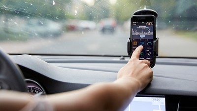 CB-radio, czy smartfonowe ostrzegacze?