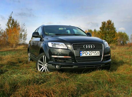 03.11.2006 WarszawaZdjecia do testu samochodu AUDI Q7 Quattro.Fot. Wojciech Grzedzinski