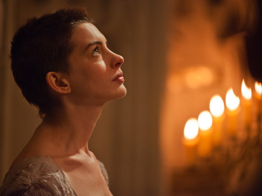 Anne Hathaway jako Fantine w