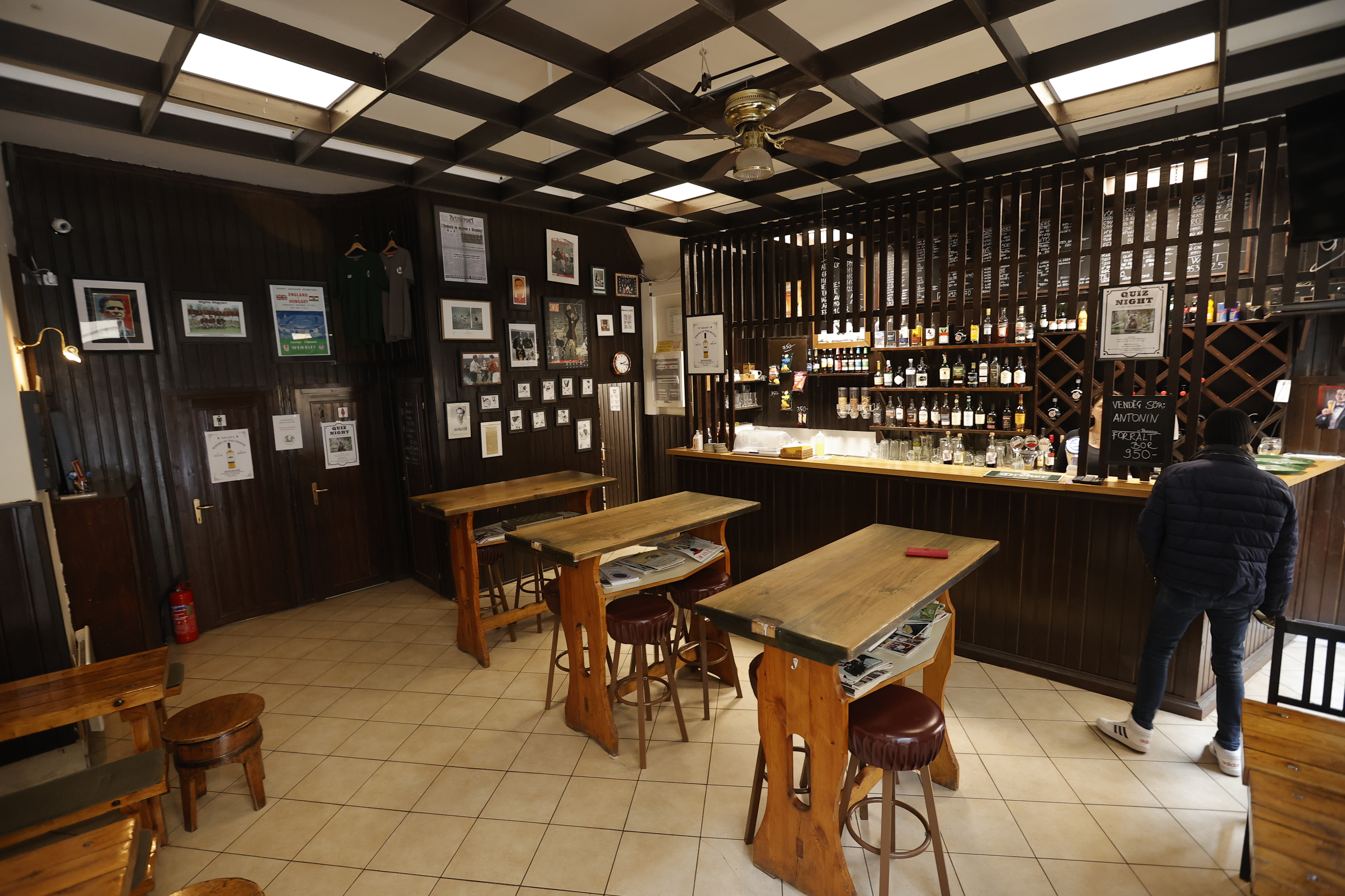 Sportlegendák borozói, sportkocsmák a szocializmusban