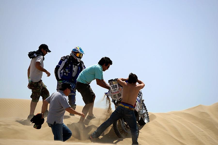 dakar 2013 paparazzi na pustyni