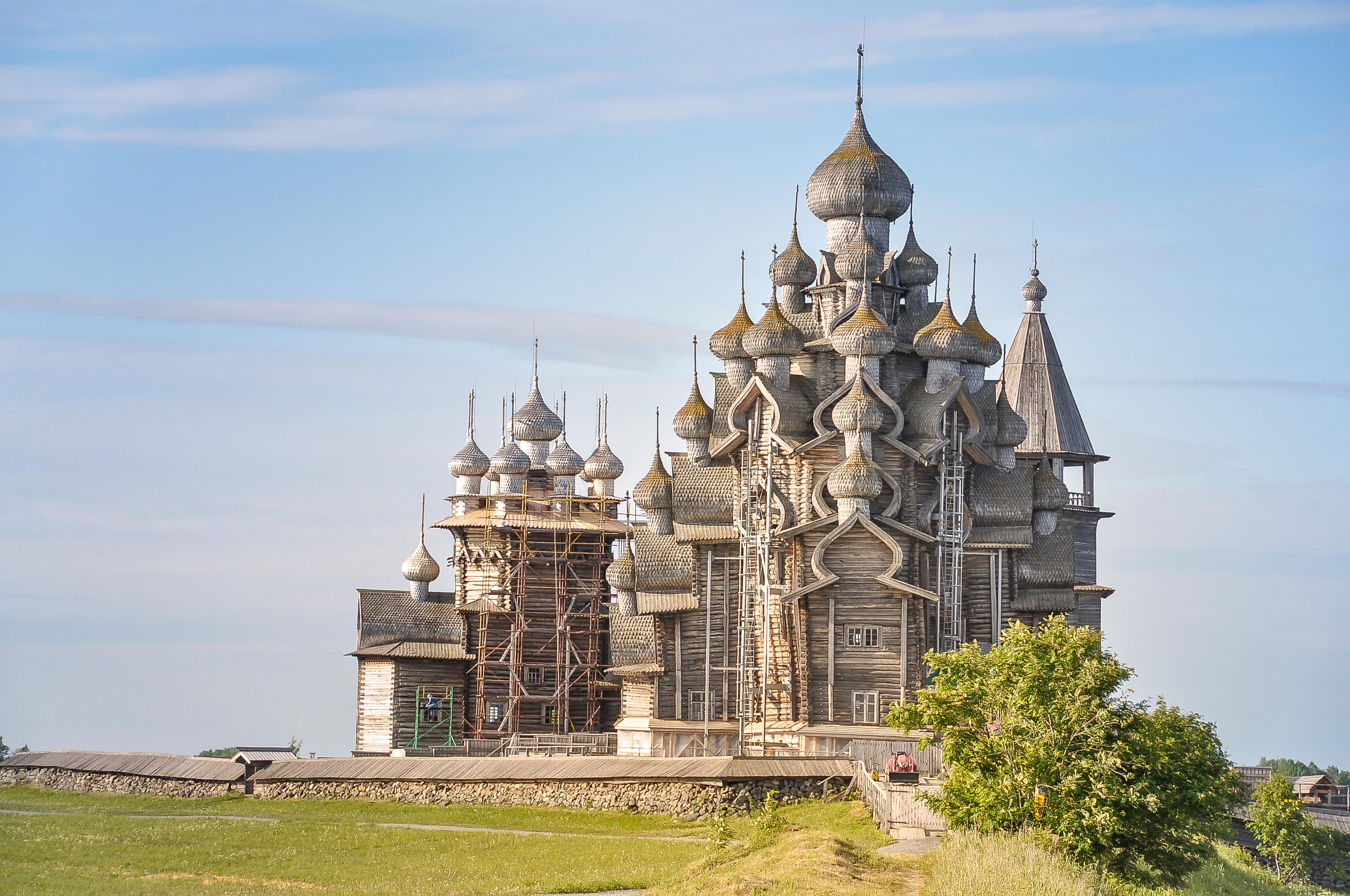 9 Most Beautiful Houses of Worship Around the World 