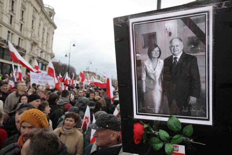 gal 10 kwietnia 20 plac ludzi portret kaczyńskich