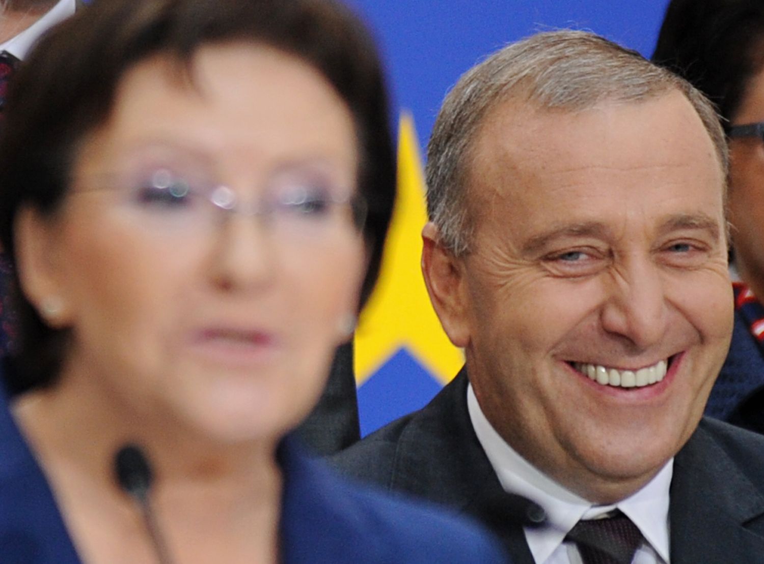 Odejście od kursu Radosława Sikorskiego i wejście na kurs Grzegorza Schetyny