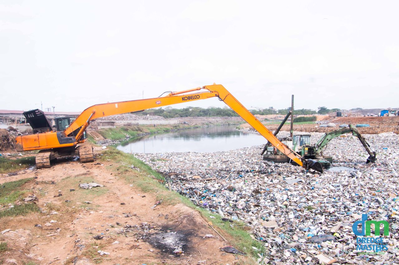 Housing Minister inspects dredging works in Korle Lagoon