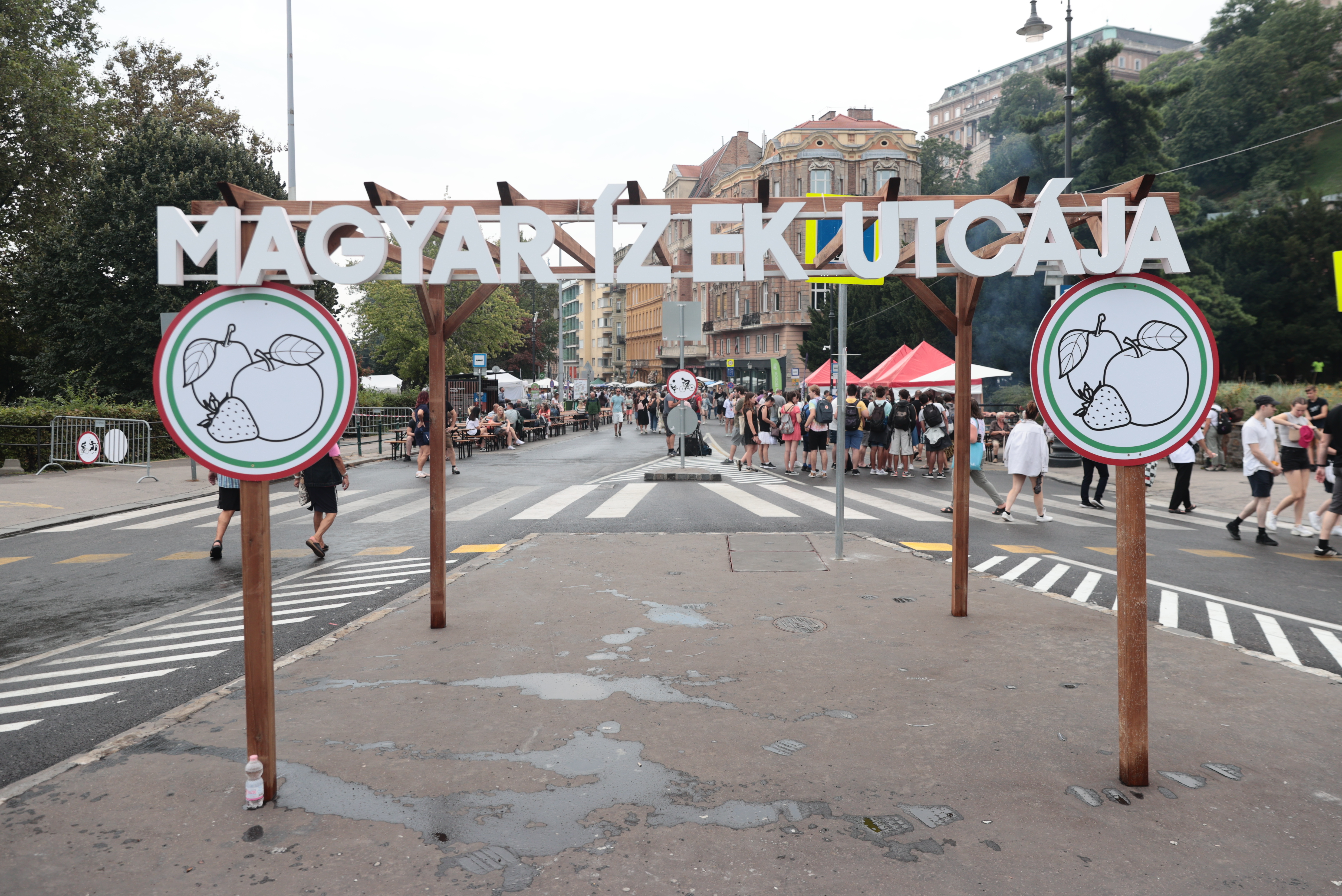 Járja végig velünk a Magyar ízek utcáját: rengeteg a finomság, ráadásul 350 forint a sör - galéria