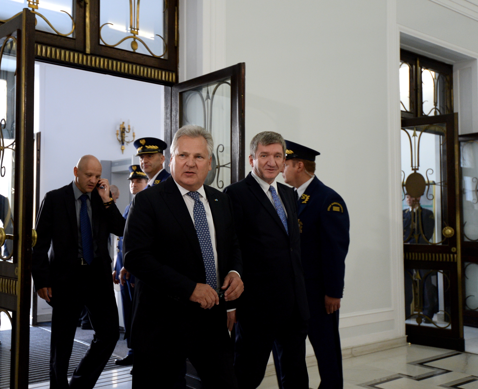 Prezydent przyznał, że największej uwagi wymagają ci, którzy wyjechali w ostatnich latach z Polski. Podkreślił, że zanim uda się stworzyć dla nich warunki rozwoju w kraju, działać trzeba już teraz. mówił też o niewykorzystanym potencjale, jakim są Polacy, którzy na świecie osiągnęli sukces.