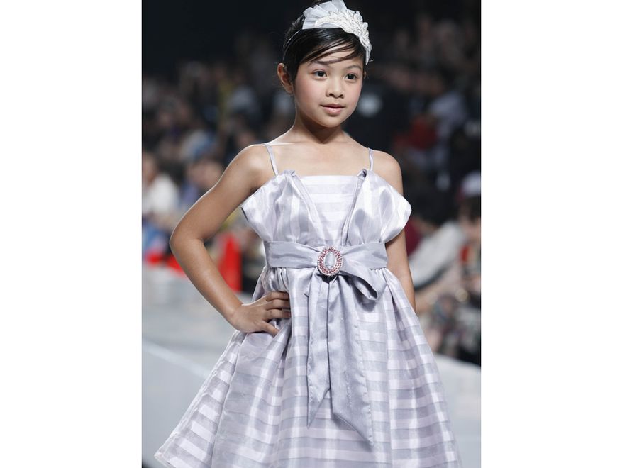 Moda dziecięca w kolekcji Sebastiana Gunawana na Jakarta Fashion Week 2010