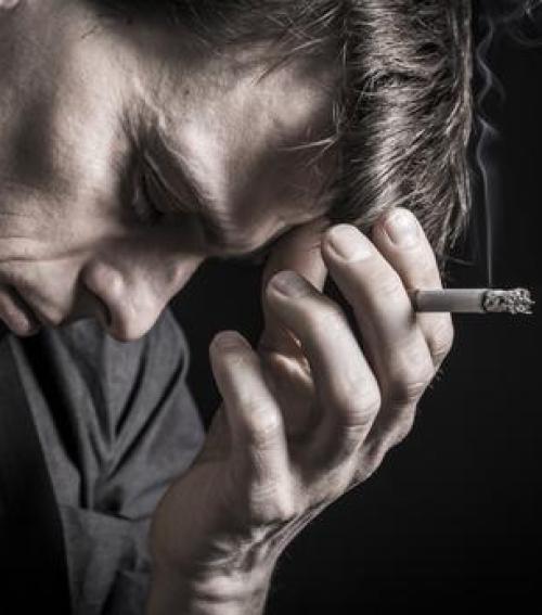 miért fáj a dohányzás a fejével