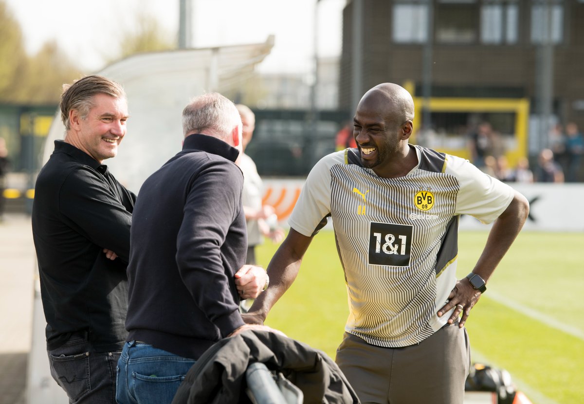 Otto Addo full of smiles after returning to Dortmund