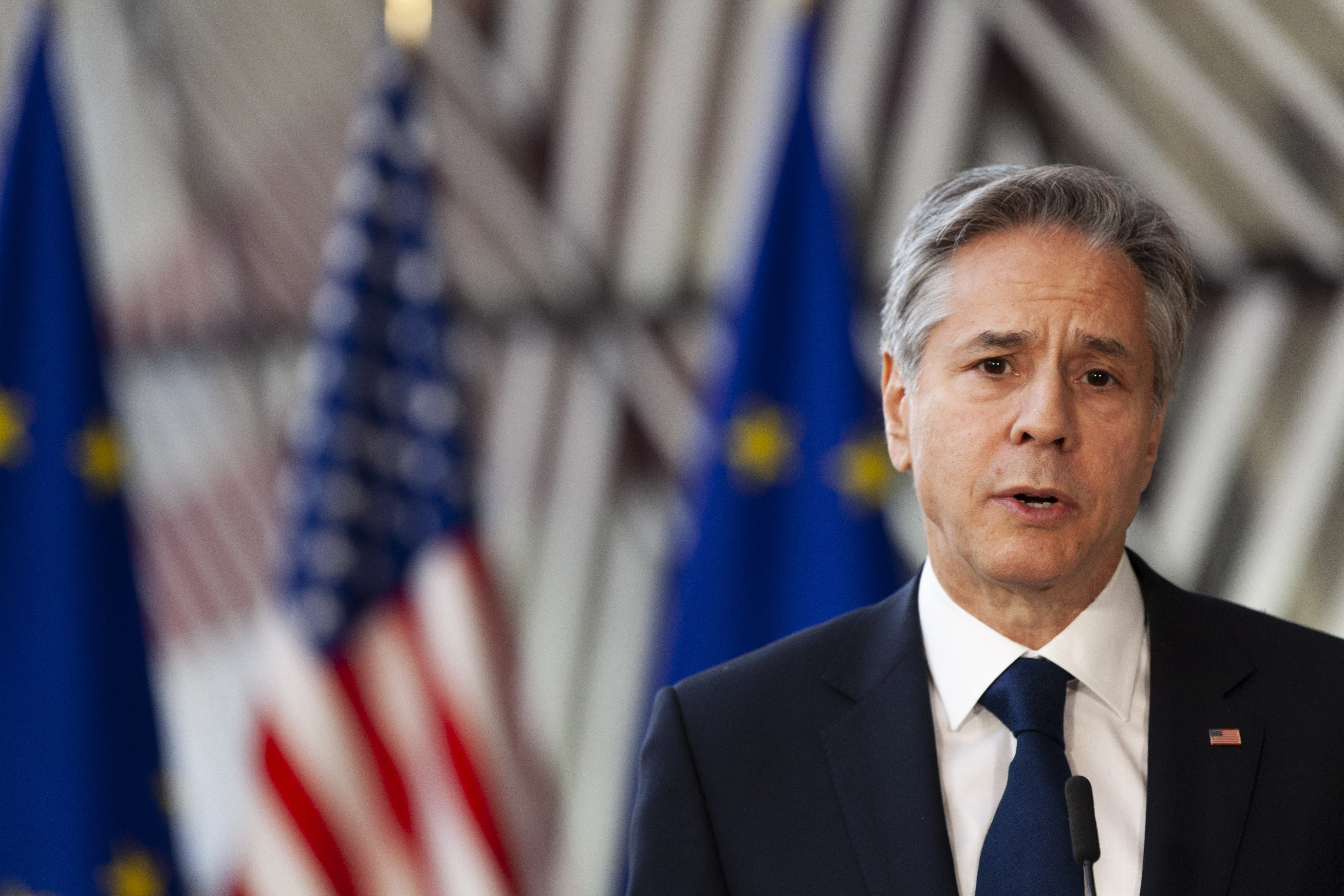 Elutasítják Peking lépését a kínai szankcióval sújtott amerikai intézmények