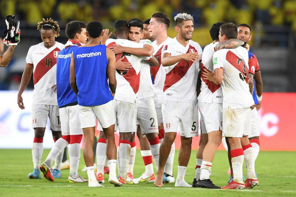 Peru stun goal-shy Colombia, Venezuelan Rondon\'s treble sinks Bolivia