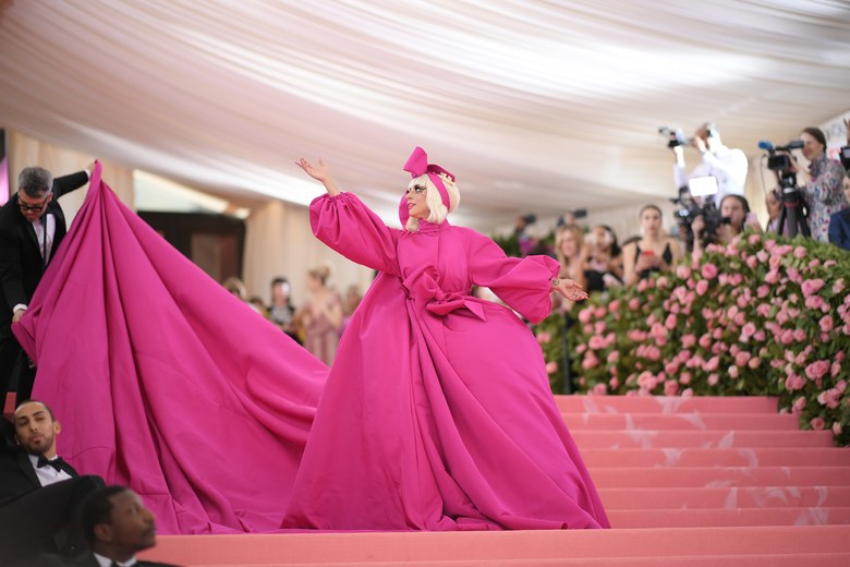 Lady Gaga arrives at the Met Gala 2019 [Credit: Vogue]