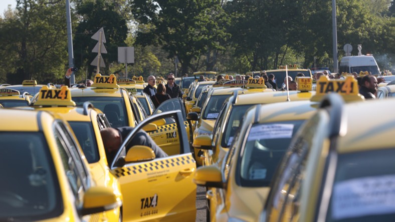 Az Uberrel közös feltételeket akarnak a taxisok /Fotó: Gy. Balázs Béla