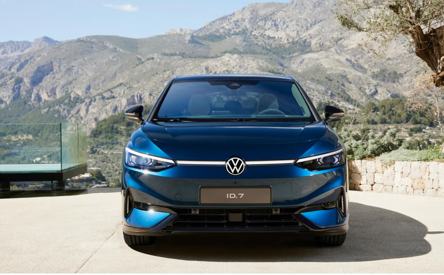 700 km-es hatótávval érkezik az új elektromos Volkswagen-limuzin – képgaléria