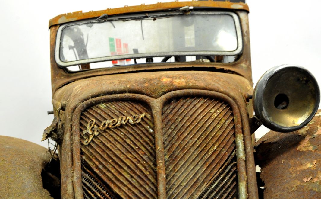 W 1930 r. Stoewer opracował model V5, uznany za pierwsze seryjnie produkowane niemieckie auto z napędem na przednie koła.
