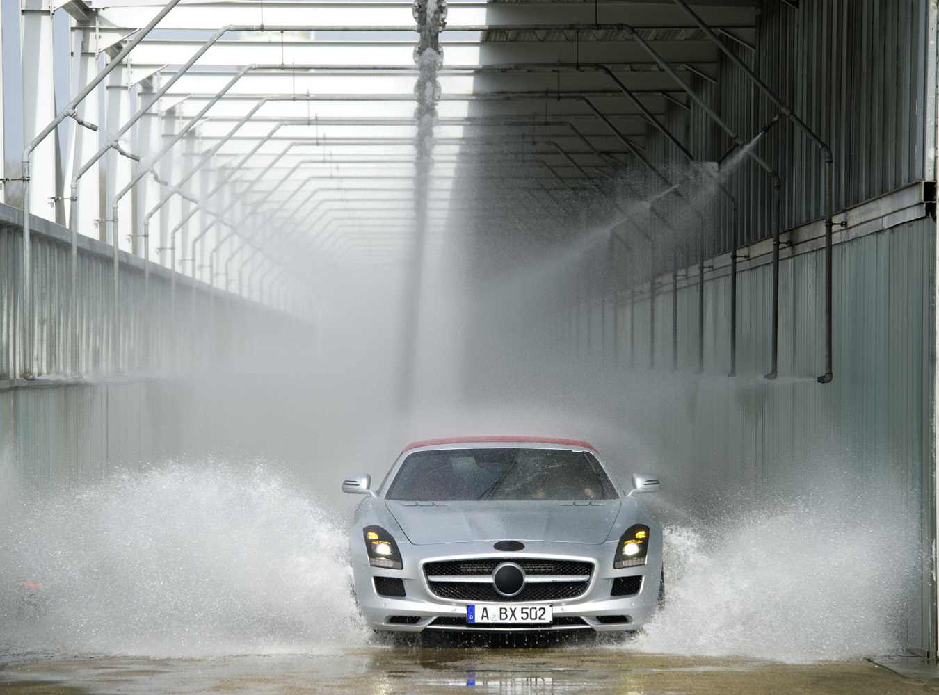 Mercedes ujawnił zdjęcia z testów SLS-a w wersji roadster...