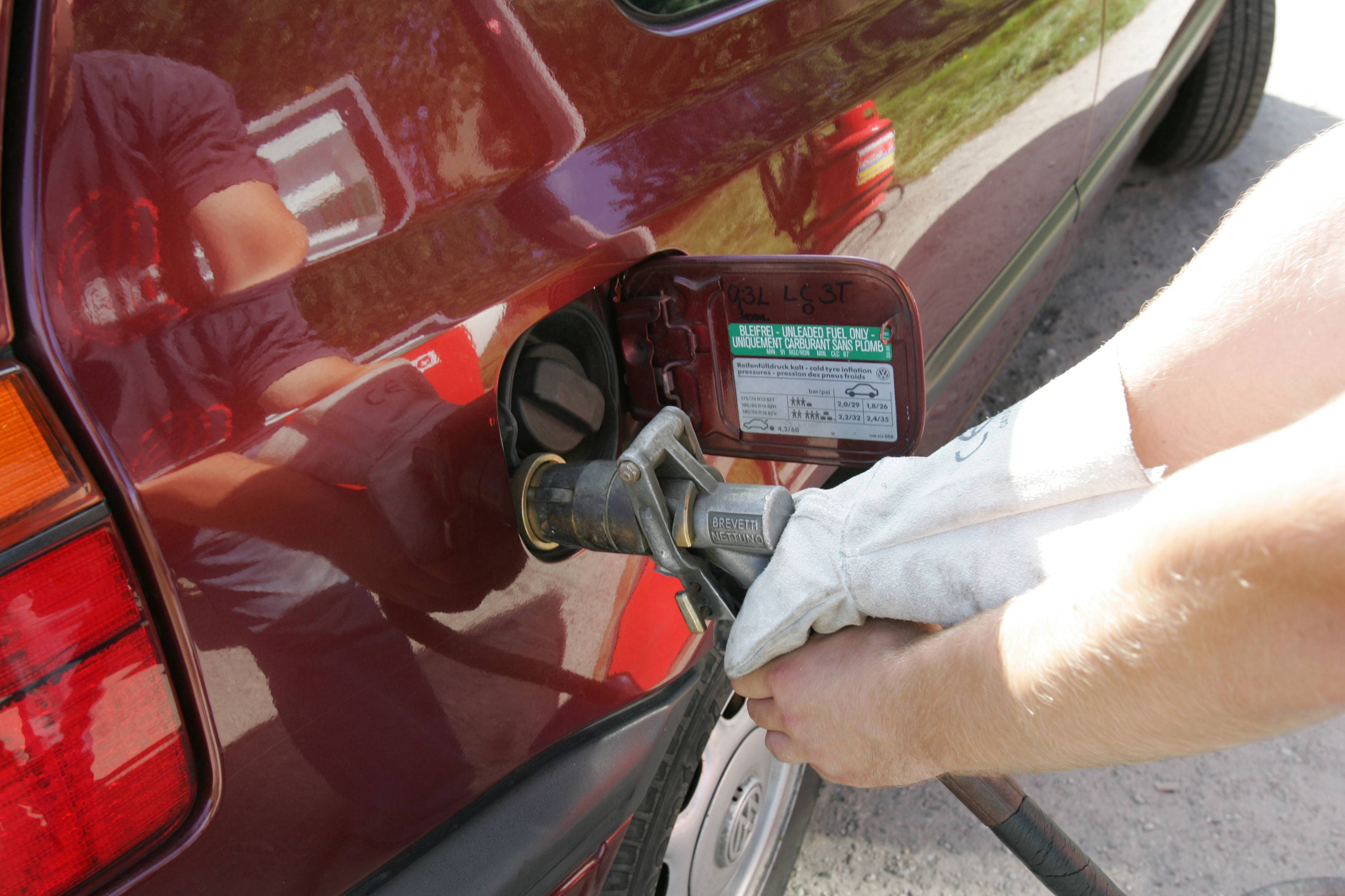 Gdzie najlepiej tankować LPG? Ostatnimi czasy jakość gazu na stacjach zdecydowanie poprawiła się, jednak Piotr Bok radzi tankowanie na stacjach sieciowych. Wynika to z kilku czynników. Stacje takie w przeciwieństwie do tych