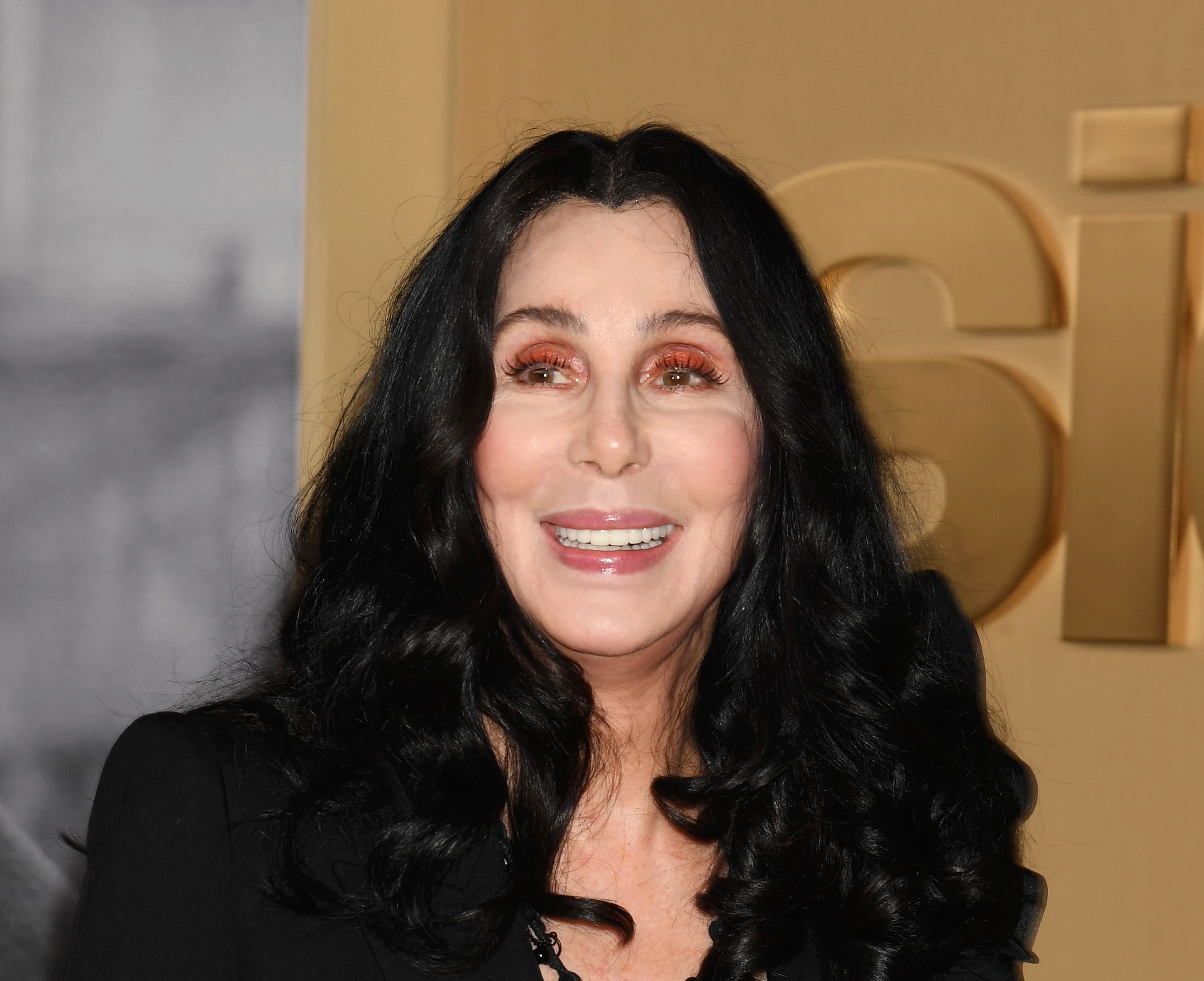 Cher elraboltatta a saját fiát