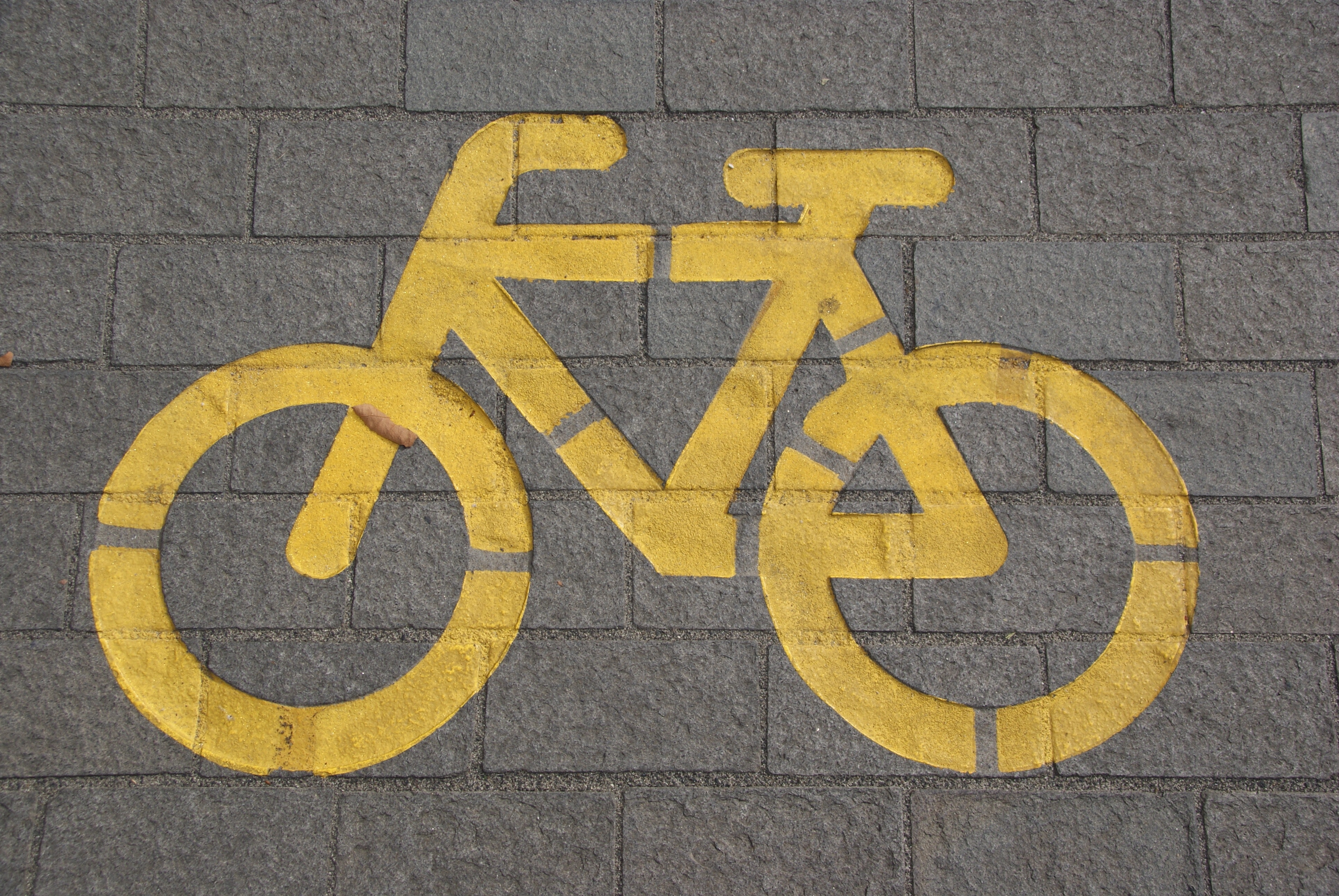 Kerékpáros felvonulás miatt forgalomkorlátozás lesz szombaton - Blikk