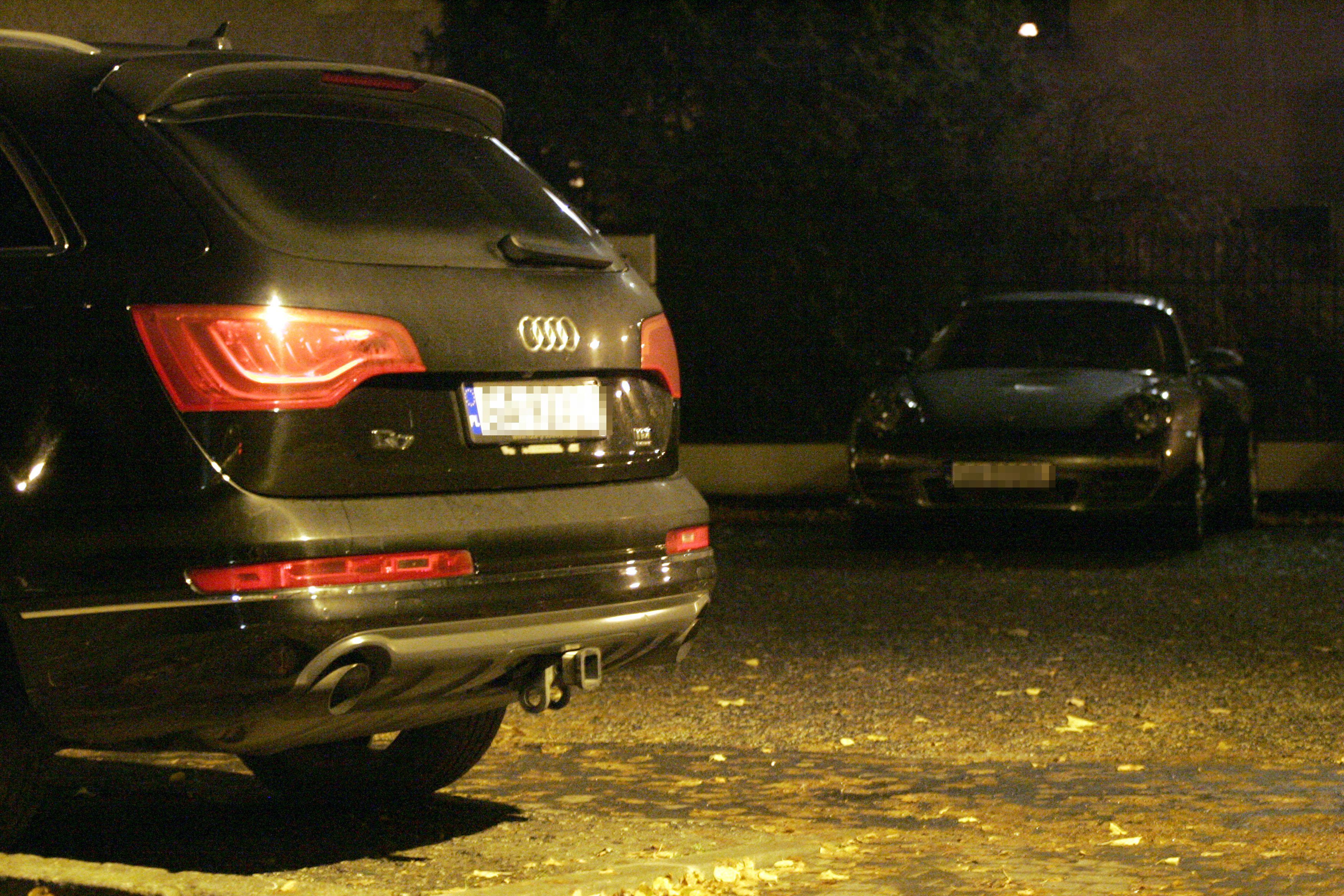 Marcin Dubieniecki, zanim sprawił sobie porsche 911 (o tym później), był widywany za kierownicą wielkiego niemieckiego SUV-a, czyli audi Q7 pierwszej generacji...