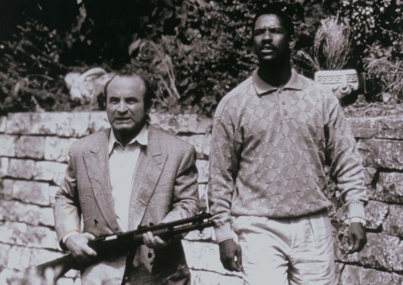 Bob Hoskins i Denzel Washington w filmie