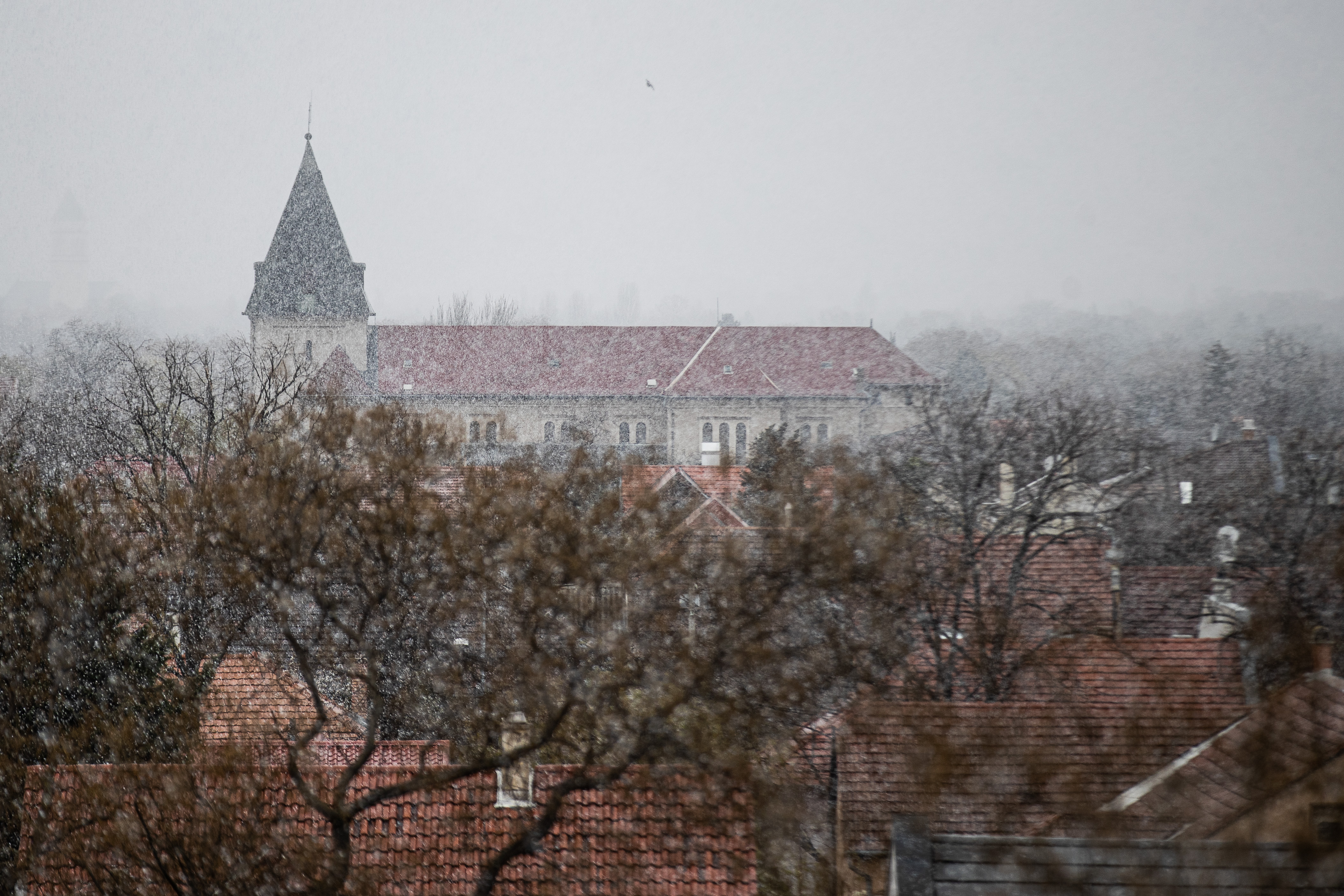 Kiadták a figyelmeztetést: még több hó jön