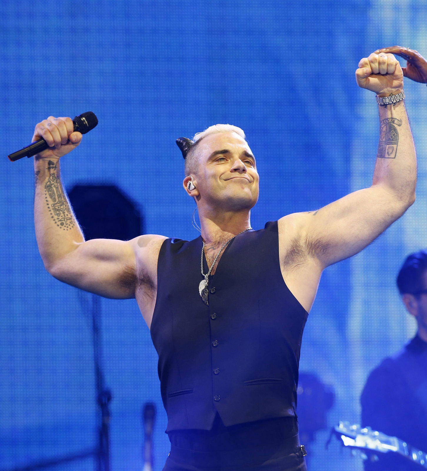 Pierwszy koncert na trasie odbył się w Madrycie 25 marca, a występem zamykającym trasę będzie show w Izraelu – 2 maja. Tournée zapowiadane było jako podróż przez muzyczny katalog Robbiego, pełen wielkich hitów. Trasa ta ma być wyjątkowa również dlatego, że wokalista odwiedzi 12 państw, a w wielu krajach wystąpi po raz pierwszy