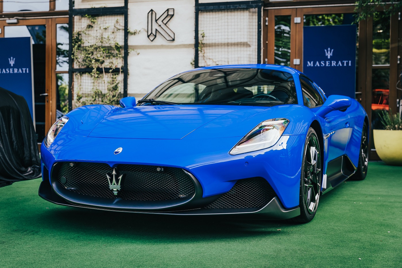 Megérkezett az új Maserati GT, közel 100 millióba kerül a csúcsváltozat