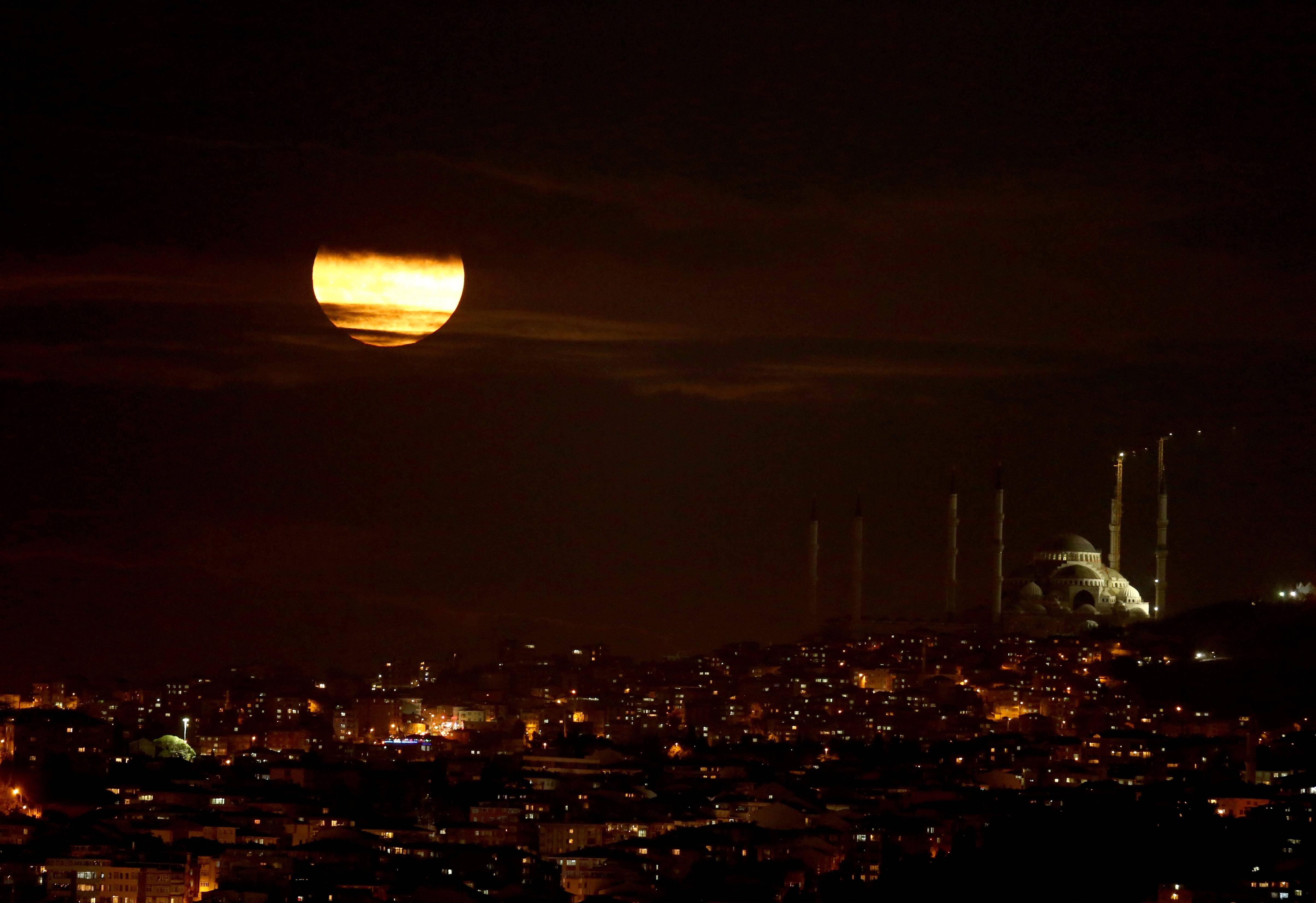 Supermoon in Istanbul