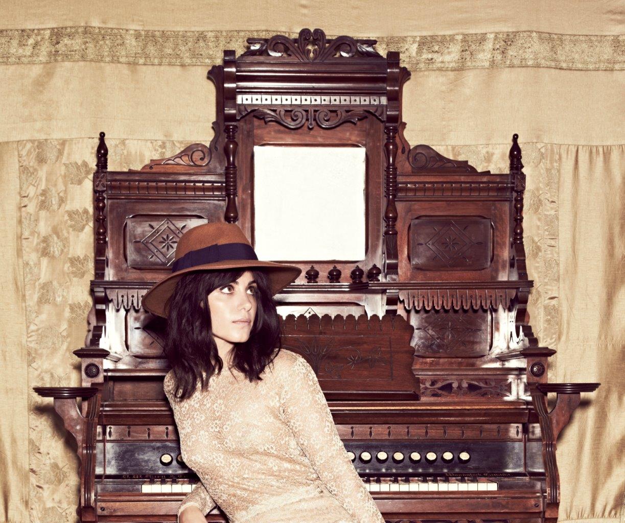 Katie Melua na zdjęciach z sesji do