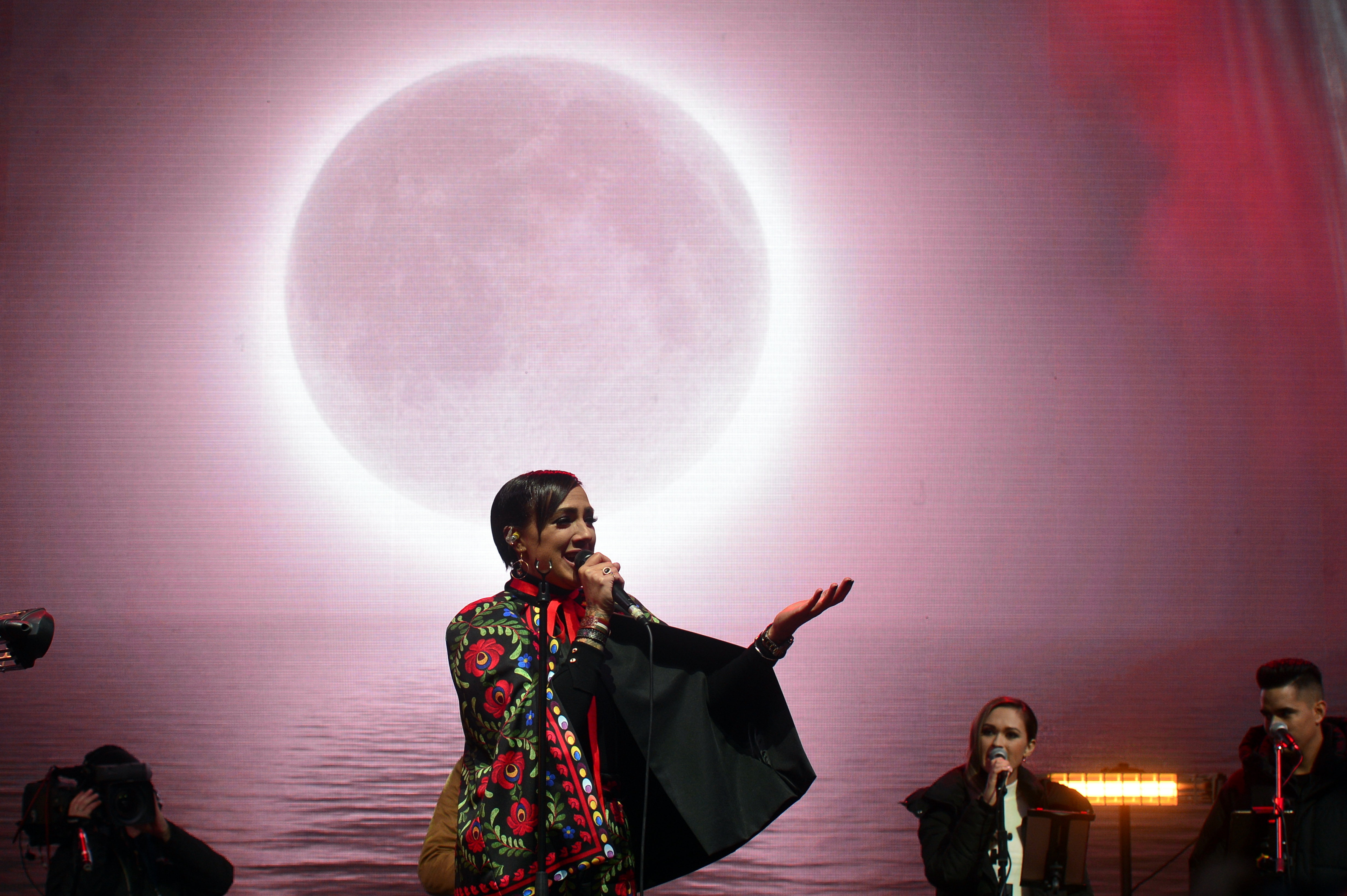 Tóth Gabi a szakítás napján elment egy rendezvényre a táncosával – fideszes politikus osztotta meg a fotót