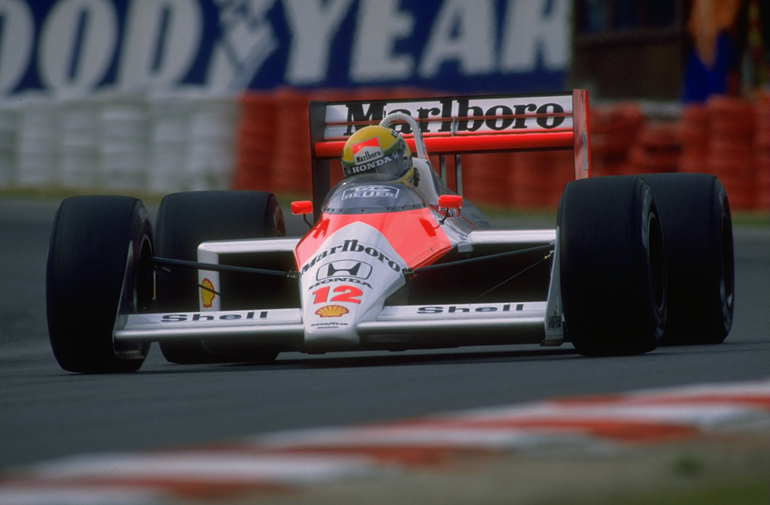 Senna Byly Mistrz Swiata Formuly 1 F1. Dramat Ayrtona Senny. "Musiał zginąć, by uchronić życie wielu innych  kierowców" - Przegląd Sportowy