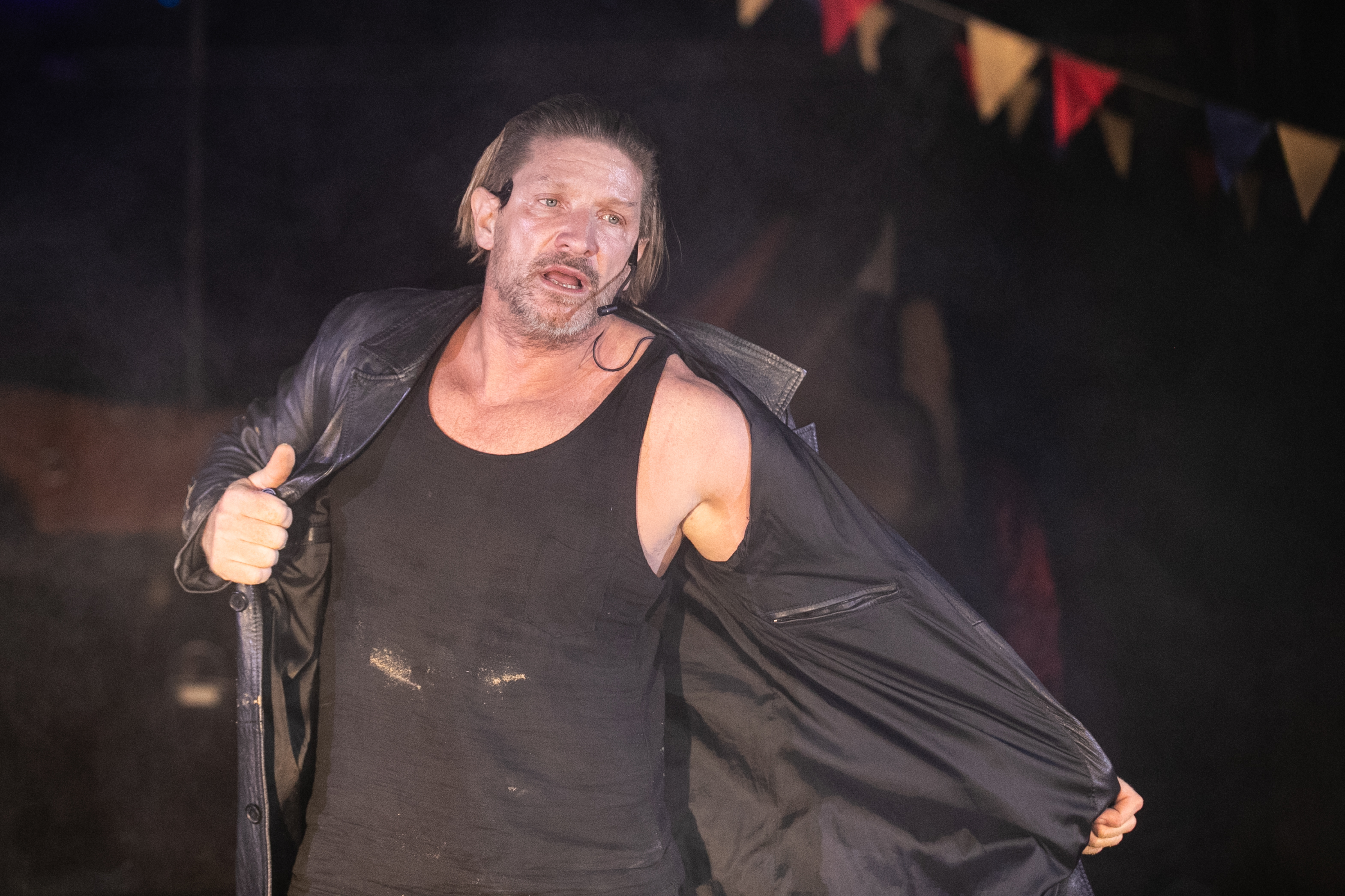 „Az első és a második feleséged a Bakonyban próbálja kiheverni a házasságaikat” – Pintér Tenya két volt neje együtt ment nyaralni – videó