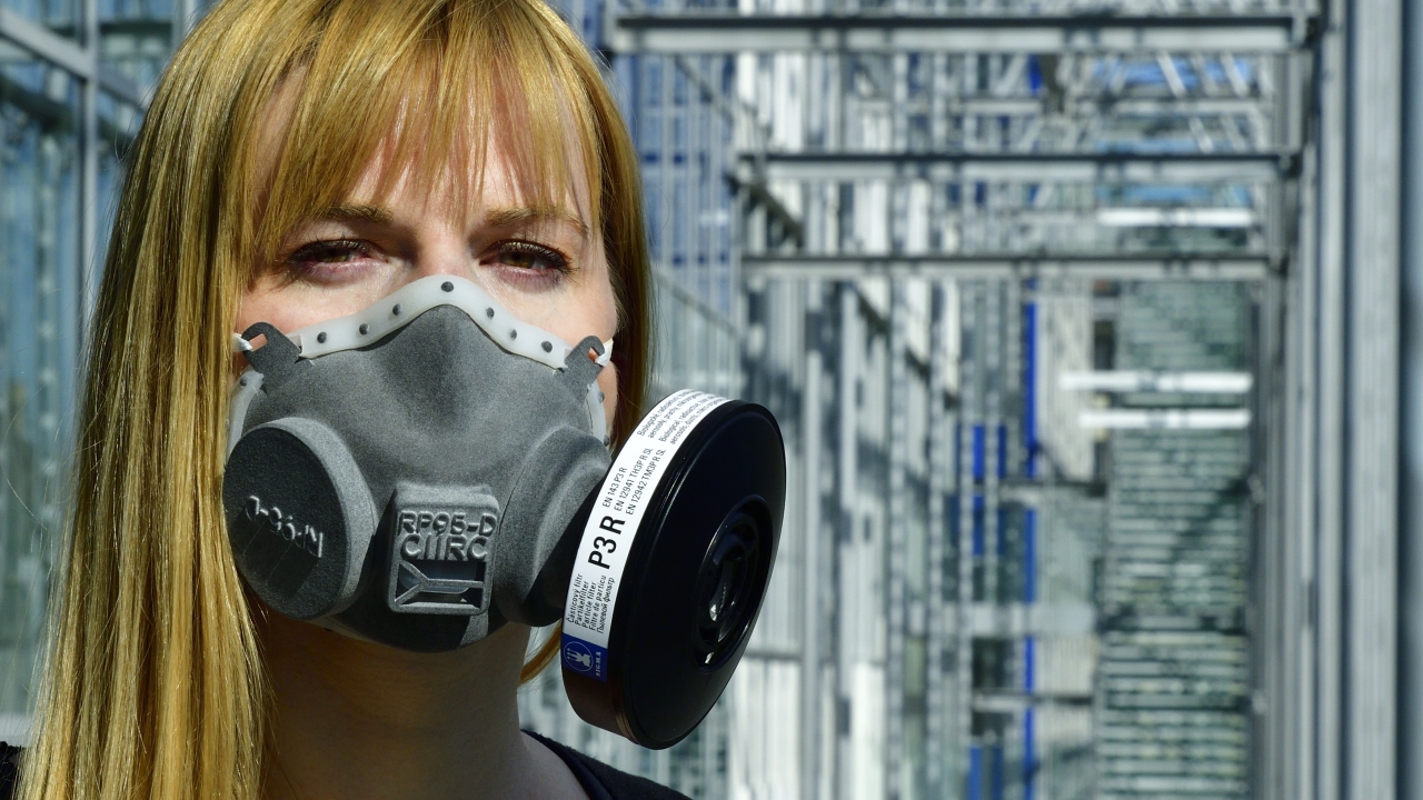 Česká univerzita vyrába FFP3 respirátory 3D tlačou. Košice vyvíjajú vlastný