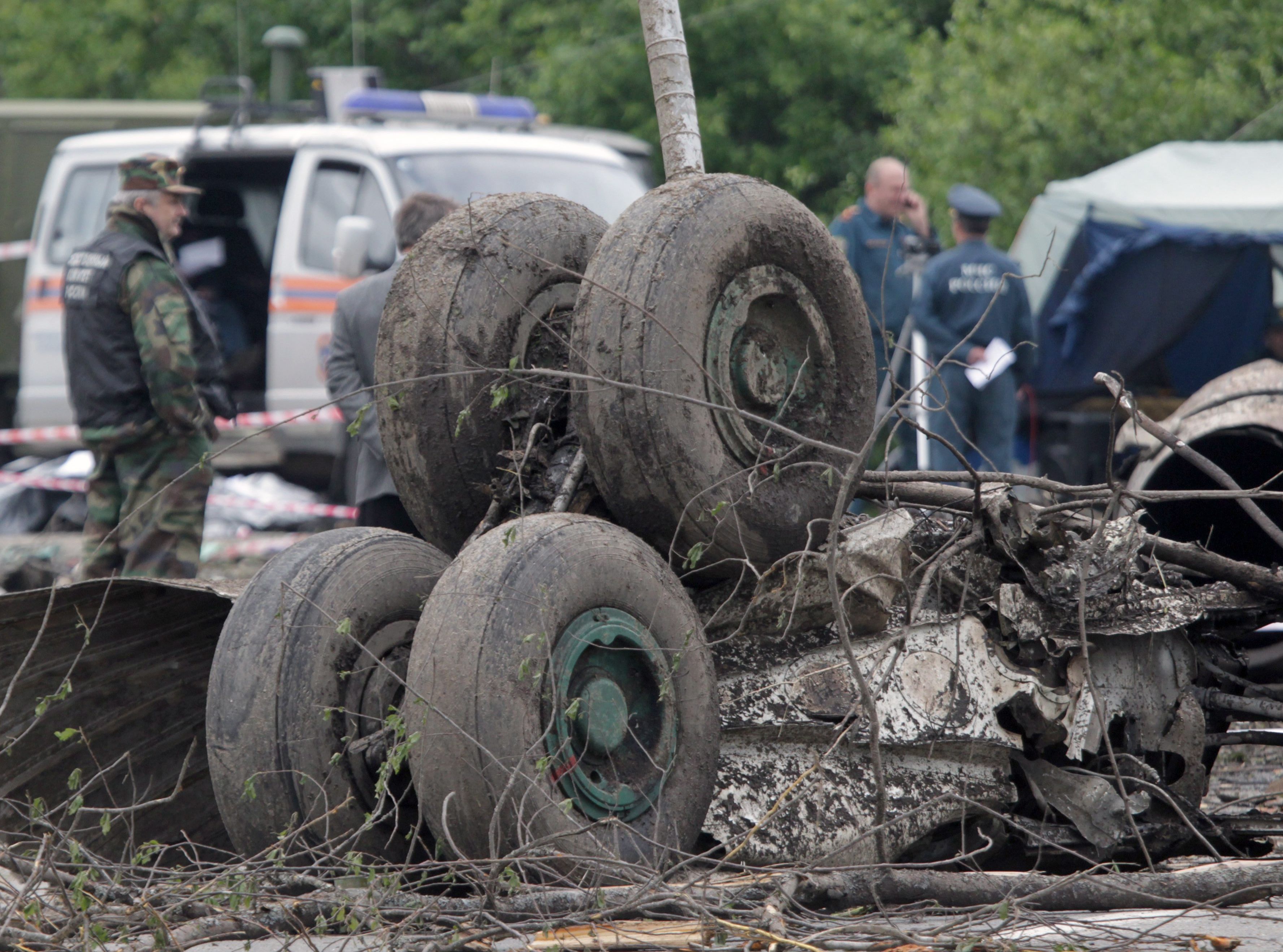 Wrak samolotu Tu-134, który rozbił się w Rosji